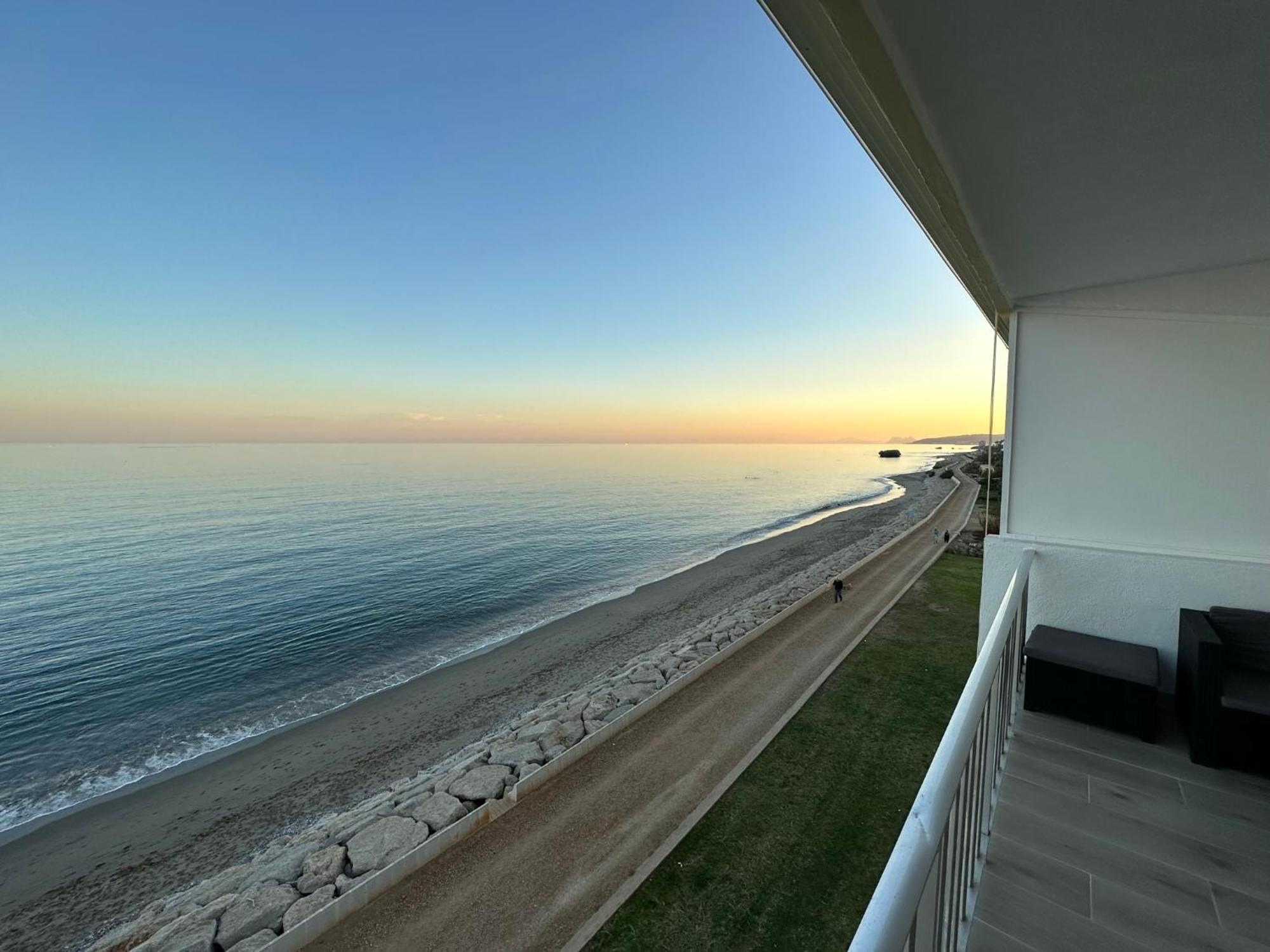Beachfront, Top Floor Corner 2-Bed, Estepona Paseo Apartment Exterior foto